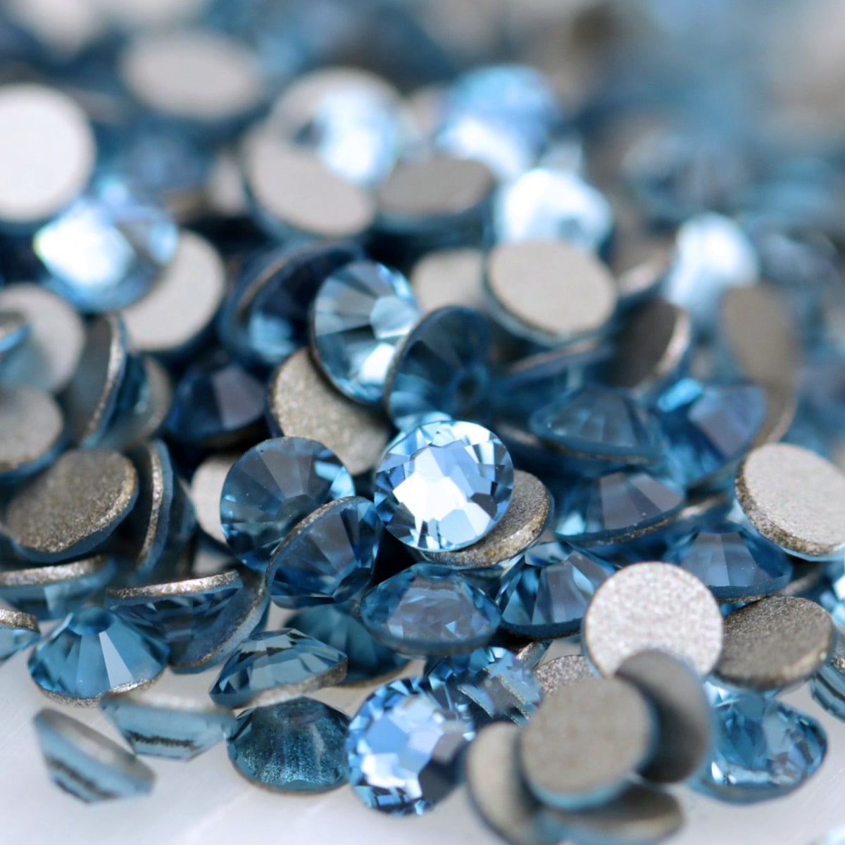 Preciosa Flatback Crystal Rhinestone Aquamarine