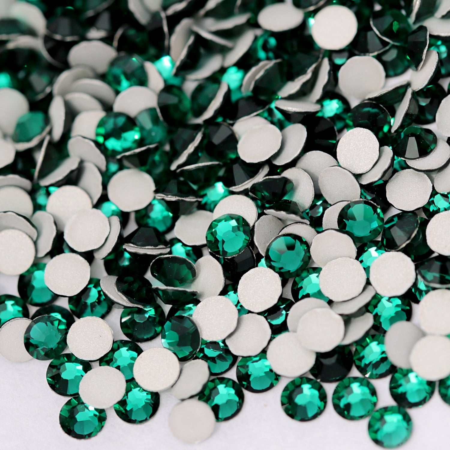 Preciosa Flatback Crystal Rhinestone Emerald