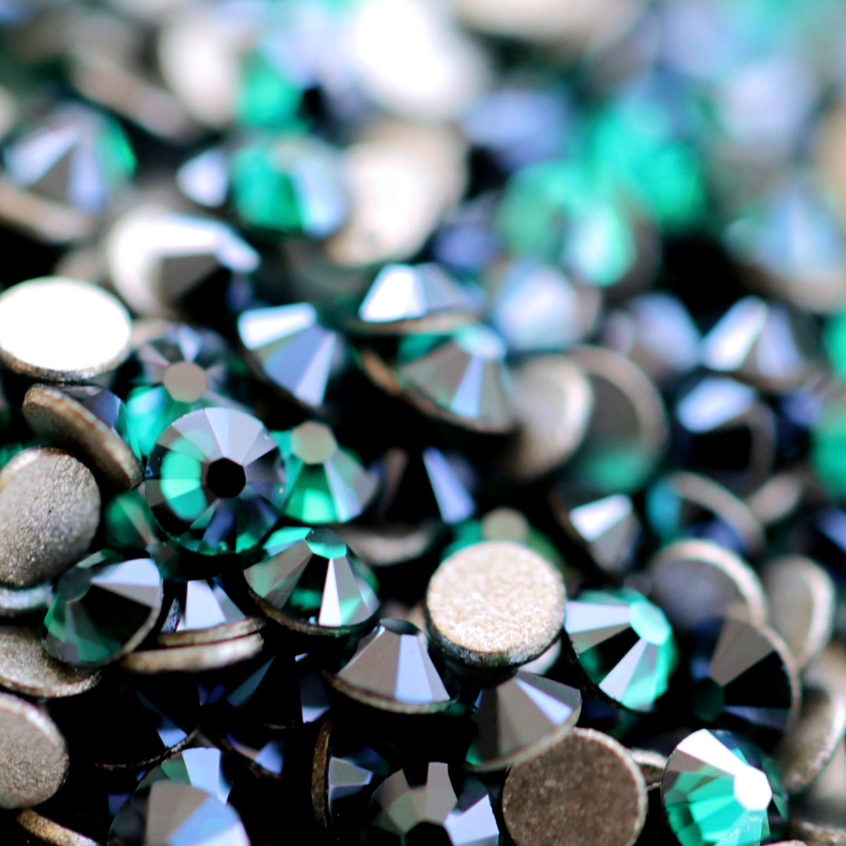 Swarovski Flatback Crystal Rhinestone Emerald Nightfall